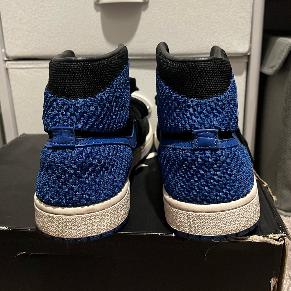 Jordan 1 Retro High OG Flyknit Royal 2017 7Y - Picture 4 of 5